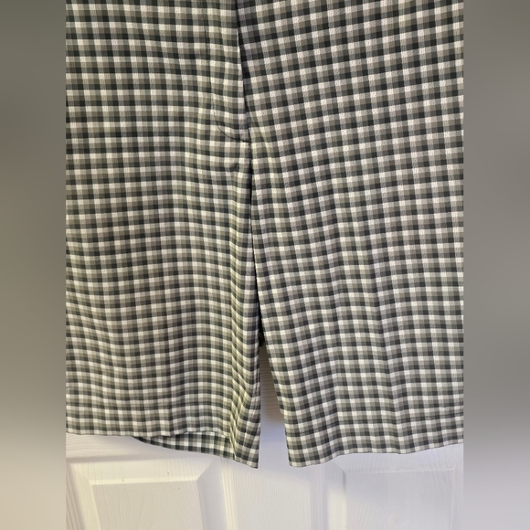 Nike Golf Dri Fit Women's Shorts Plaid Green Gray Size 12 - Picture 6 of 17